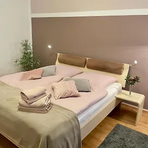 Apartment Stadtwohnung Am Oertelplatz, Munich
